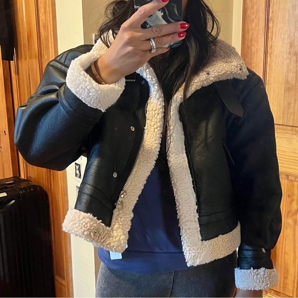 ❗️SOLD❗️NWT Commense Faux Shearling Leather Jacket - Picture 4 of 4